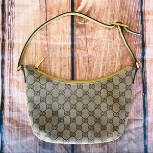 Authentic Gucci shoulder bag in EUC